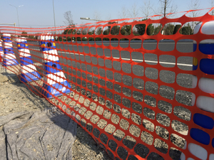 China Factory Cheap Price HDPE Plastic Safety Fence Road Barrier Mesh